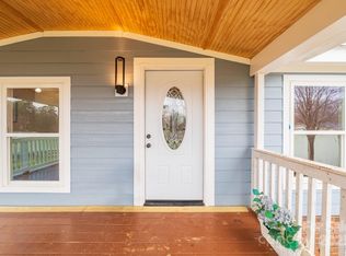 5112 Green Leaf Ct, Mount Holly, NC 28120