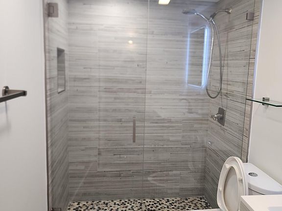 4th image of 1720 NW North River Dr APT 513
