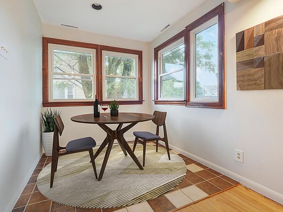 3rd image of 3007 N Ashland Ave #3