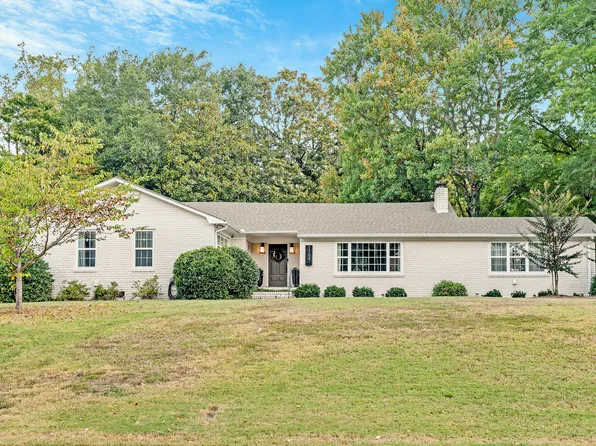 1104 Lakemont Dr, Dalton, GA 30720