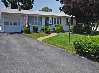 37 Amanda St, Cranston, RI 02920