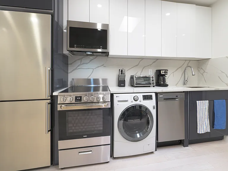 1431 York Ave #56 — Photo 4
