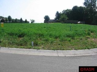 104 Larkspur Ct, Mankato, MN 56001