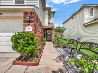 12823 Souris Valley Ln, Houston, TX 77085