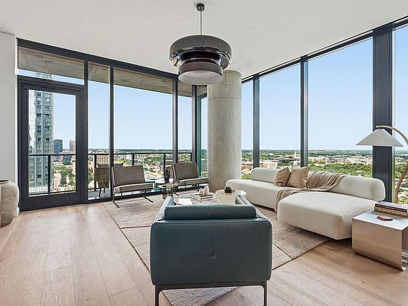 3rd image of 610 Davis St #2112