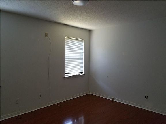 4th image of 3763 Heritage Dr N
