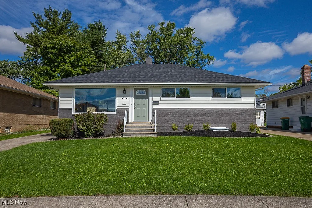 15817 Shirley Ave photo 1
