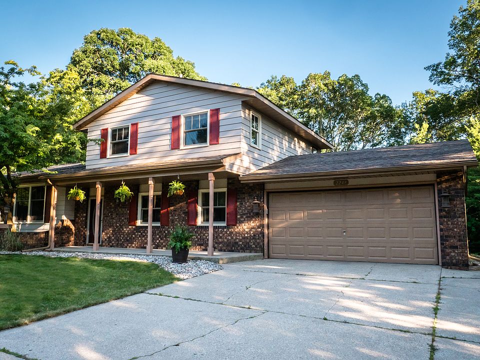 1st image of 2241 Pleasant Hill Dr