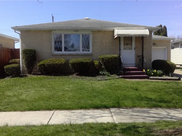 70 Fairelm Ln, Cheektowaga, NY 14227