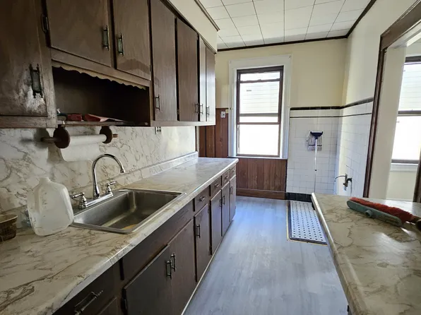 1033 Remsen Avenue image 2 of 4