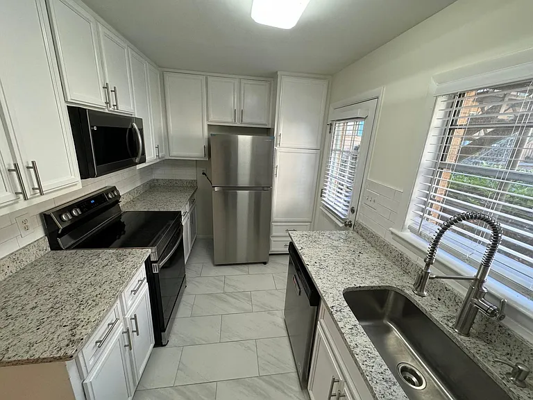 3057 Pharr Court North NW #A — Photo 1