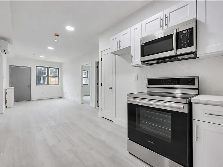 431 Warwick St #3CC — Photo 5