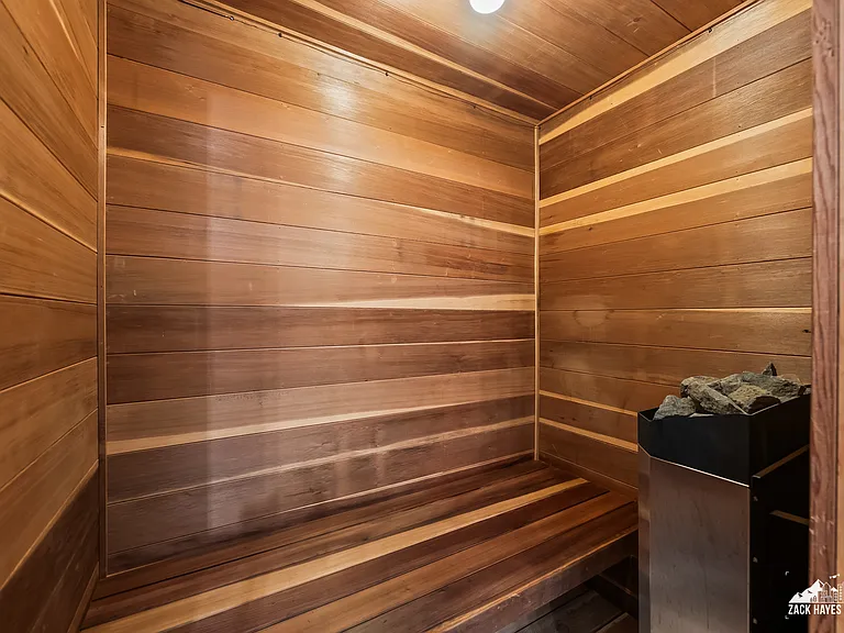 2101 Solstice Cir — Photo 35