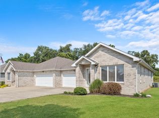 406 9th Cir SE, Demotte, IN 46310