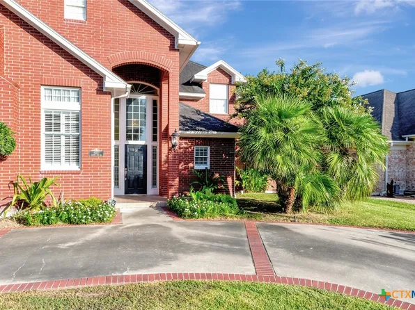 6011 Country Club Dr, Victoria, TX 77904