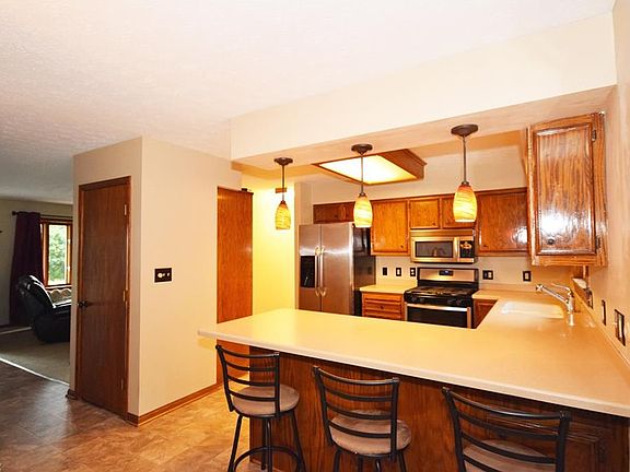 4th image of 701 Mesa Verde Dr