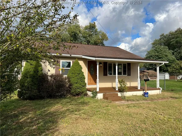 807 19th St, Vienna, WV 26105