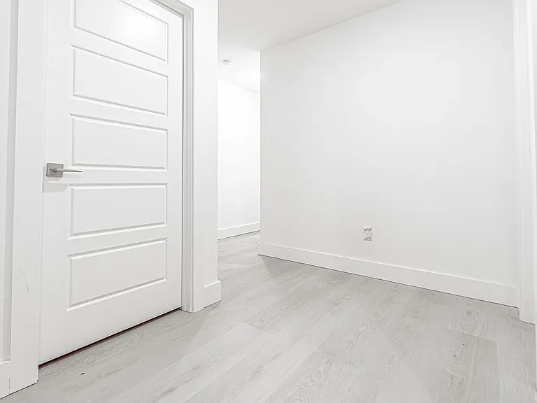 2661 Two Sw Livingston Sq — Photo 16