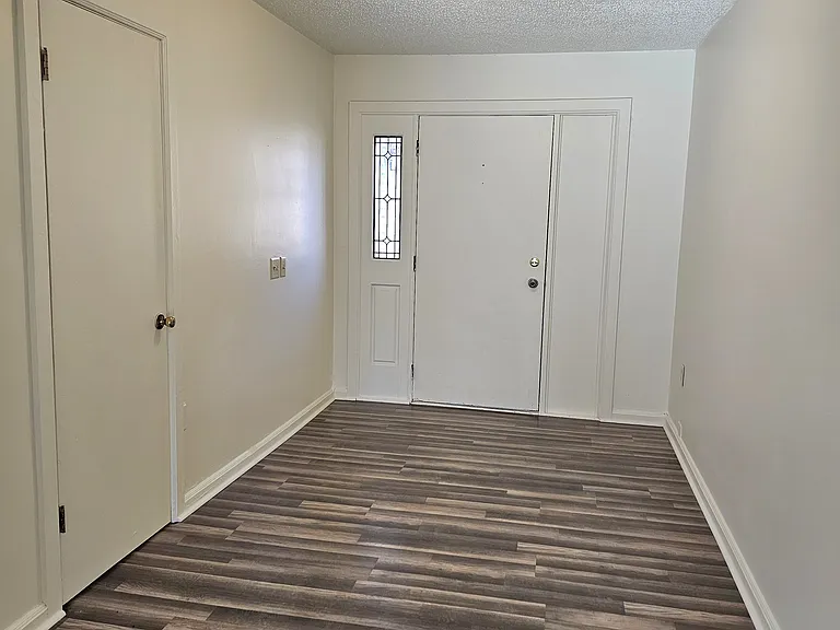 11901 Deer Creek Ln — Photo 4