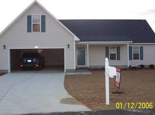 2742 Daniel Boone Ln, Hope Mills, NC 28348