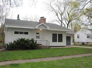 221 N Crest Ave, Bartlett, IL 60103