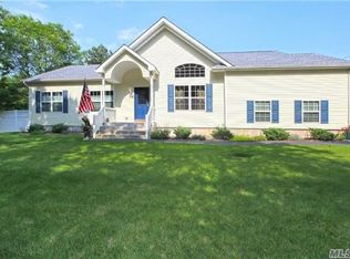 73 Hagerman Ave, Medford, NY 11763