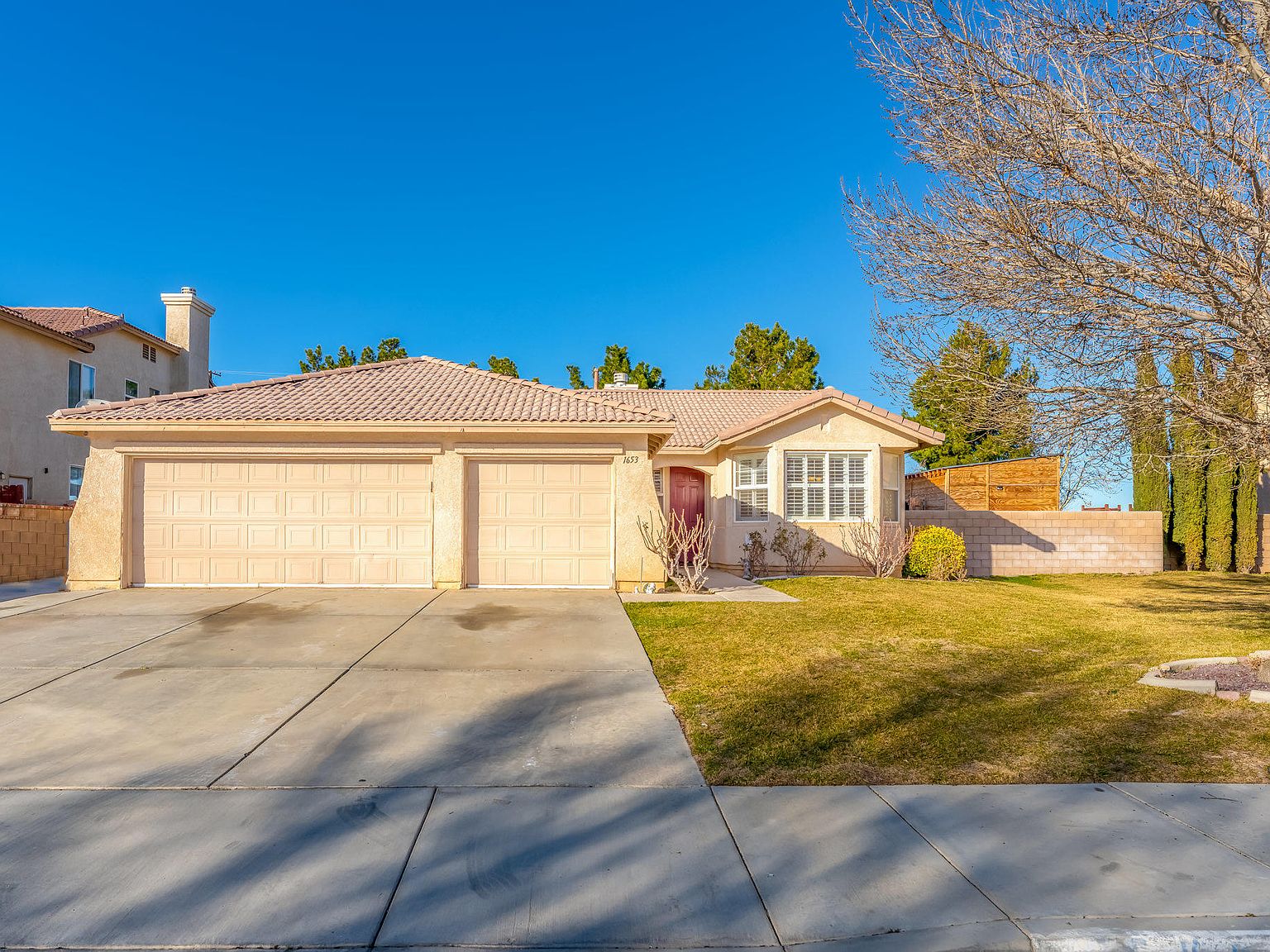 1653 Regents St Lancaster Ca 93534 Mls 20001206 Zillow