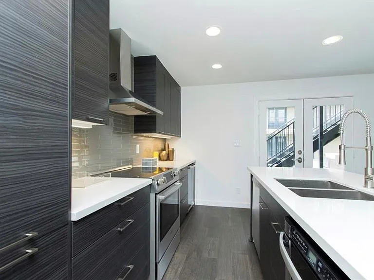 1410 Hyde Park Blvd #105 — Photo 10