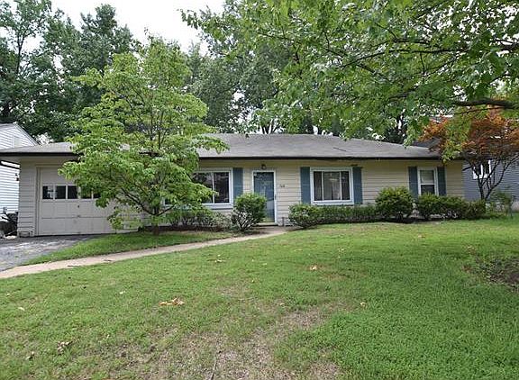 3rd image of 608 W Jewel Ave