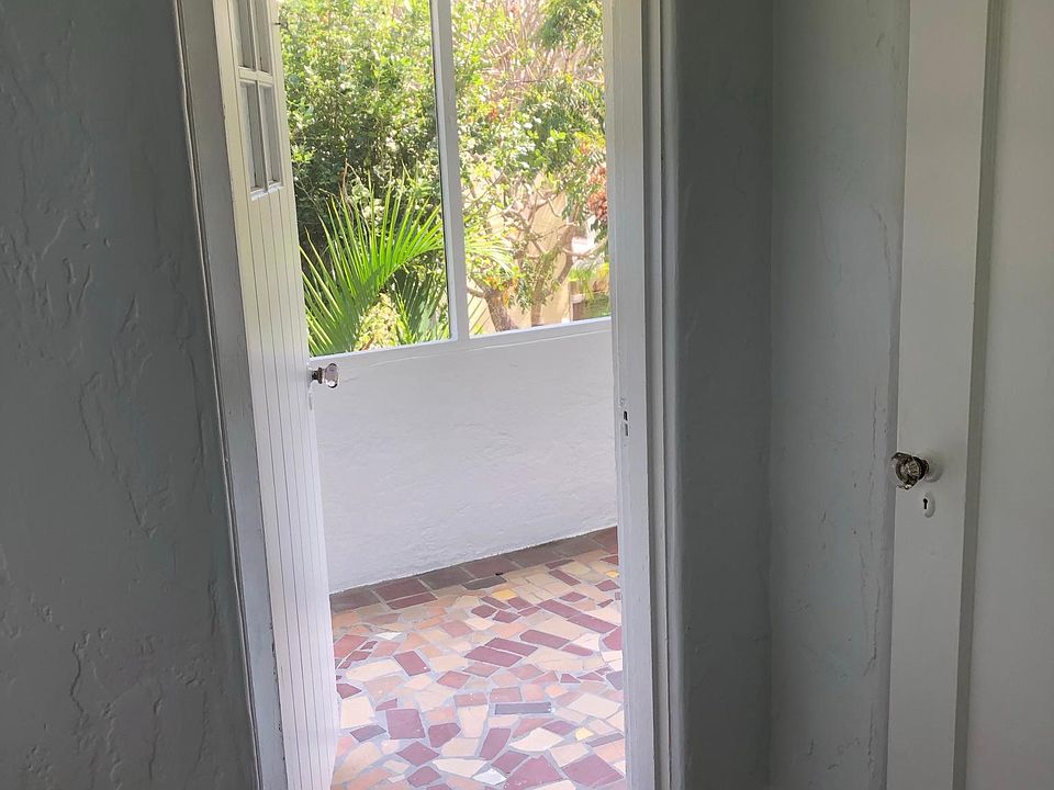1st image of 3174 Sheridan Ave