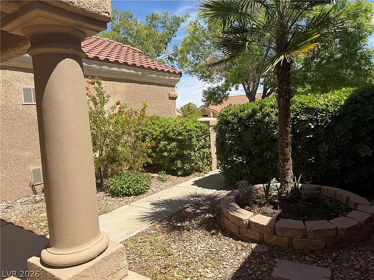 2425 Showcase Dr — Photo 46
