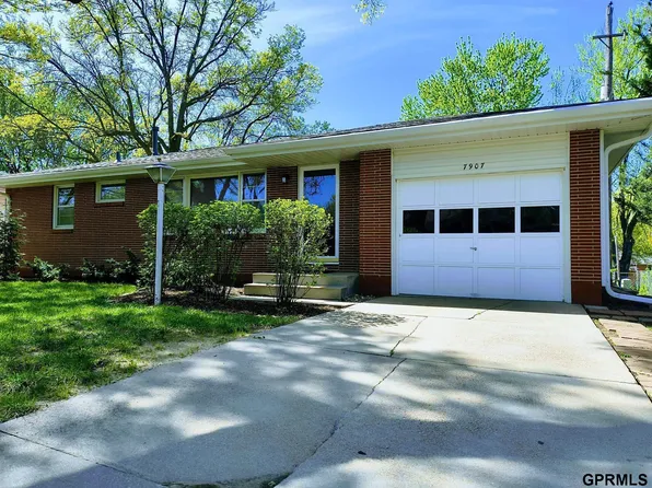 7907 Reno Rd, Lincoln, NE 68505