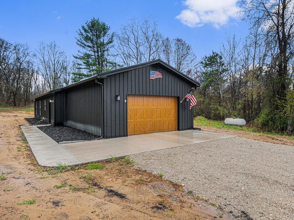 1551 N Wisner Ave, White Cloud, MI 49349