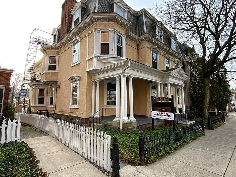 50 E Court St — Photo 2