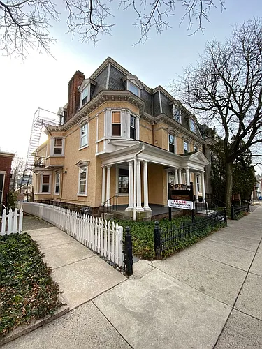 50 E Court St Photo 1