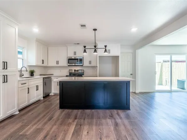 1310 Blair St, Houston, TX 77008