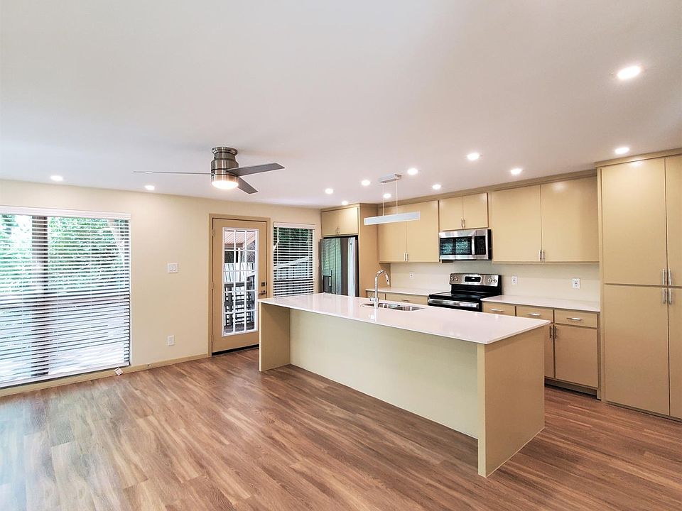 1st image of 1422 Winding Brook Cir #167