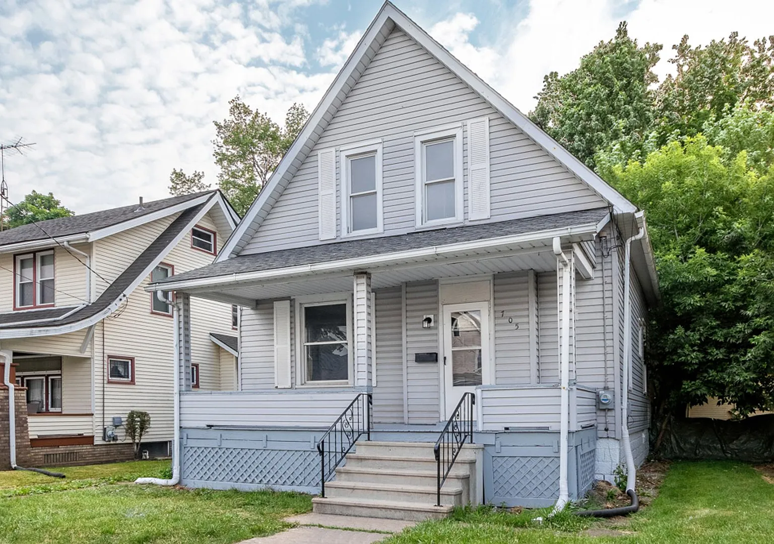 Charming 2-Story 3BR Single-Family Home - 705 Smith Ave SW, Canton — Photo 2