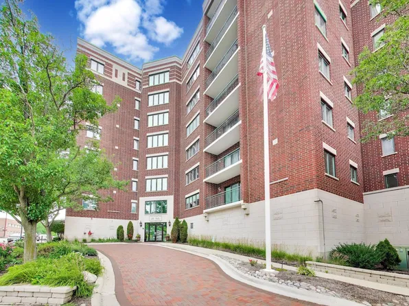 201 N Vail Ave APT 307, Arlington Heights, IL 60004