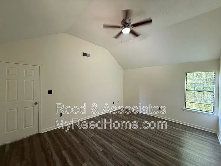 6758 Valerie Dr — Photo 6