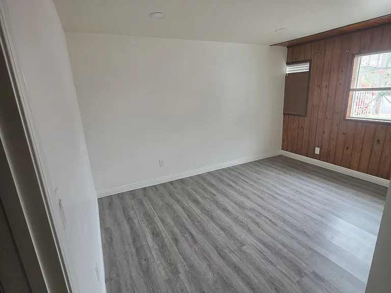 3366 Charlotte Ave — Photo 5
