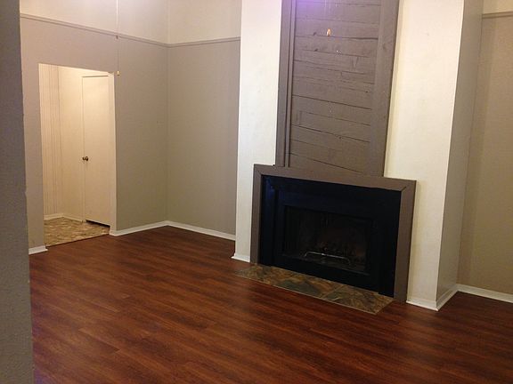 2nd image of 15 Creekmont Ln
