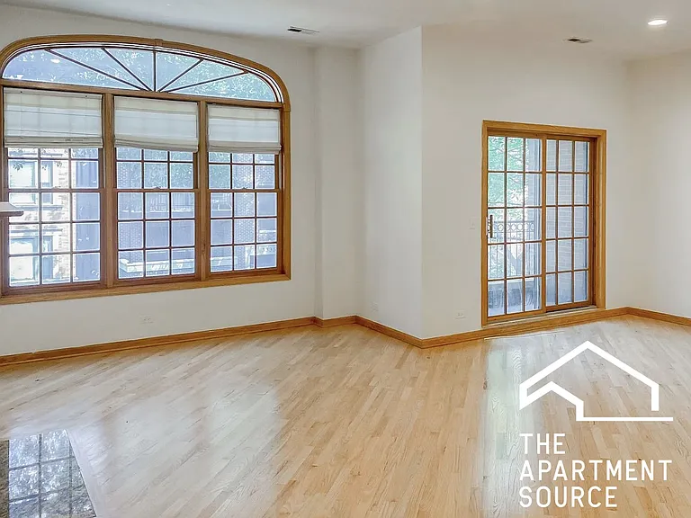 3340 N Sheffield Ave #3 — Photo 1