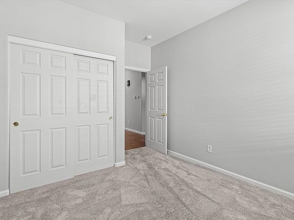 5th image of 2435 Venezia Dr