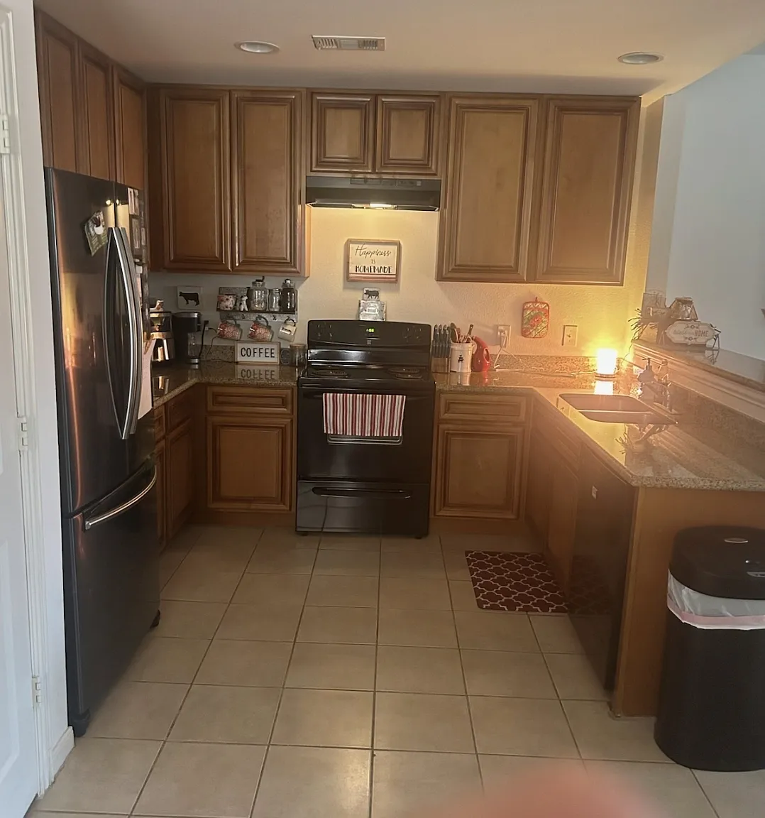 3 bed, 2.5 bath, 1833 sqft, $1,895 — Photo 3