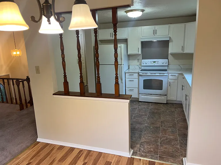 8734 Crestpointe Dr — Photo 8