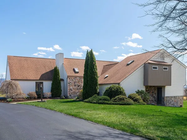 269 Foxfield Dr, Staunton, VA 24401