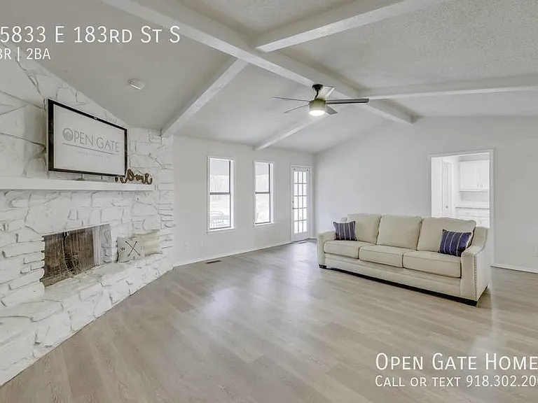 15833 E 183rd St S — Photo 2