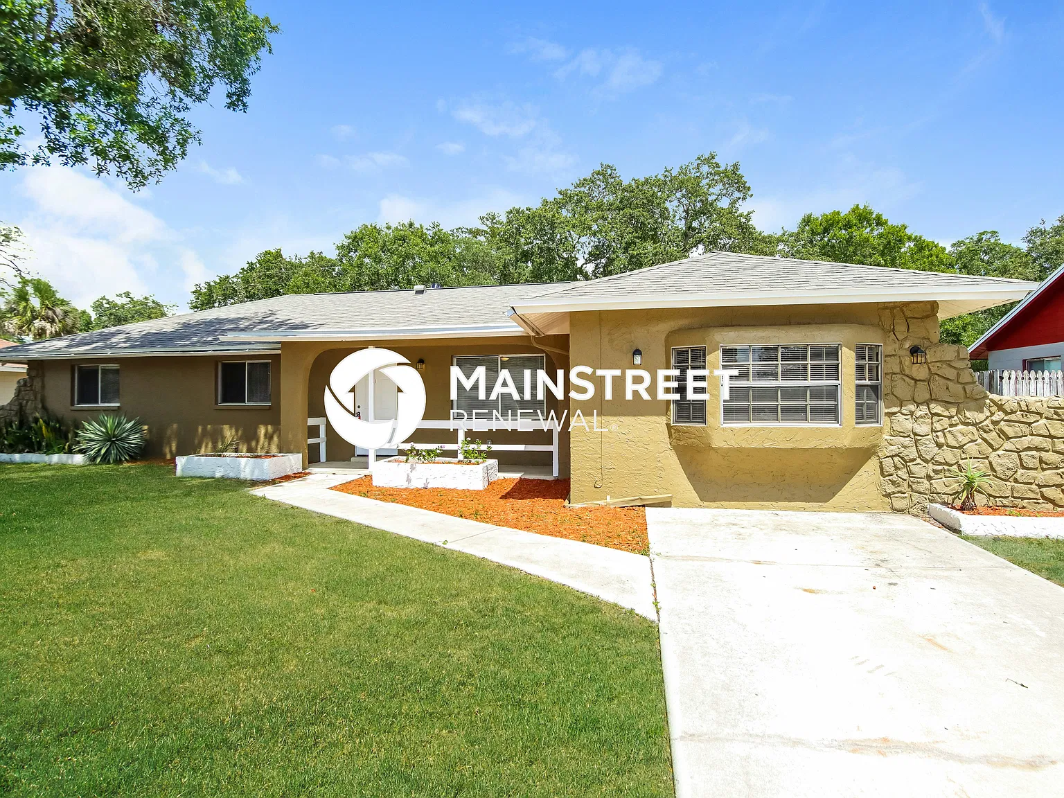 1051 Marlin Dr — Photo 2