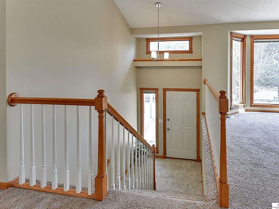 4th image of 916 S 109th Ct
